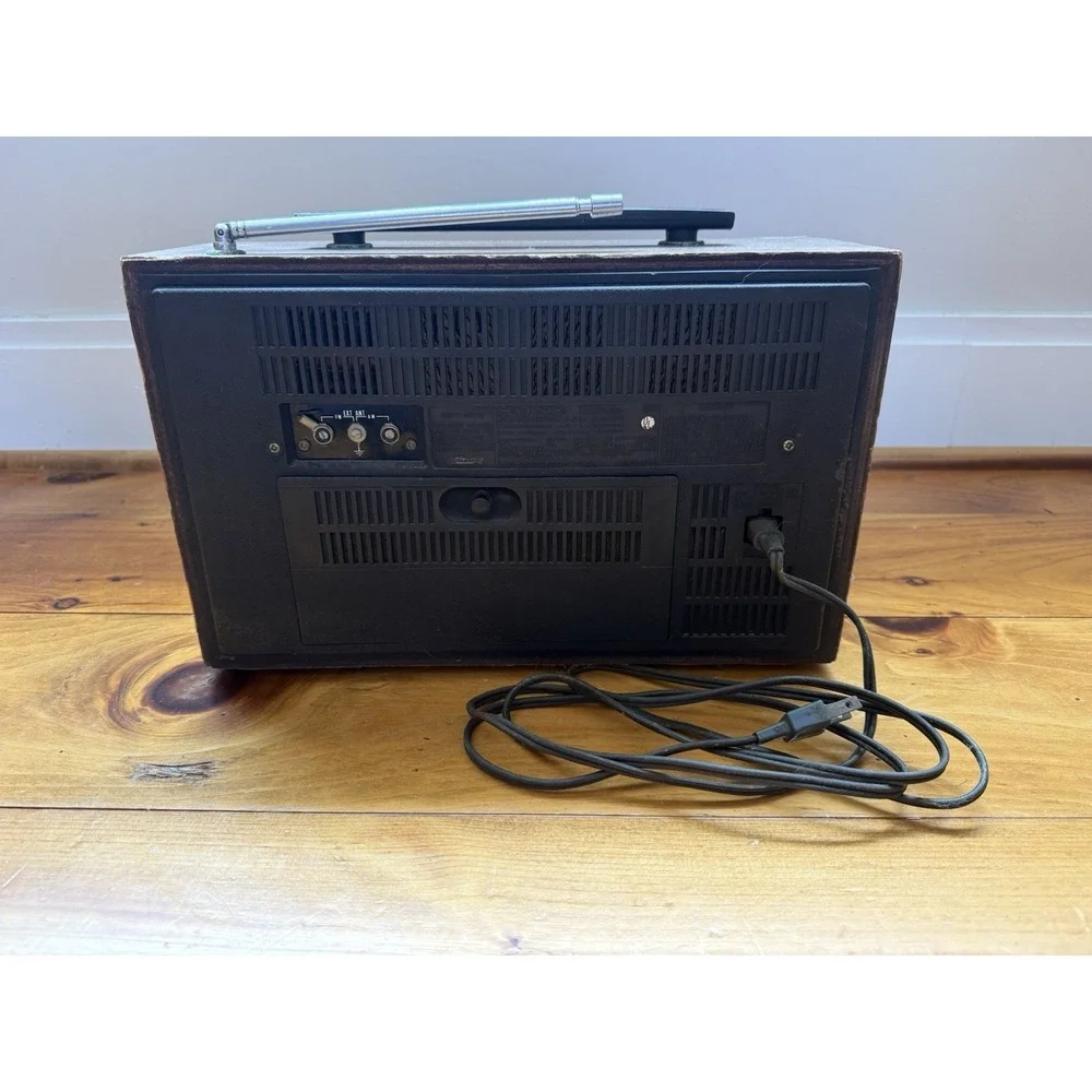Vintage Sony MR-9700W Stereo AM/FM Portable Radio – Tested - Picture 17 of 17
